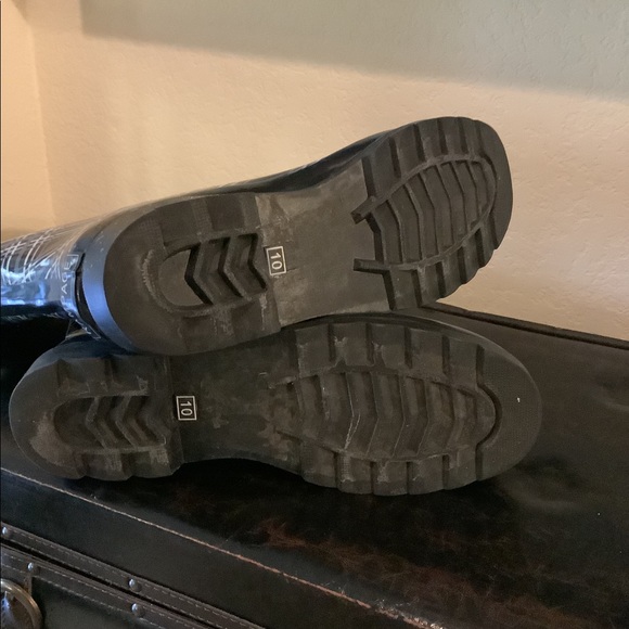 Boots - Picture 2 of 3